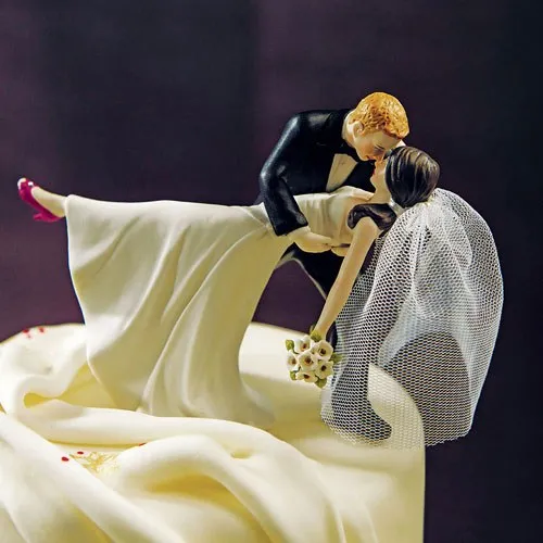 Classic Wedding Cake Mini Bridal Veil