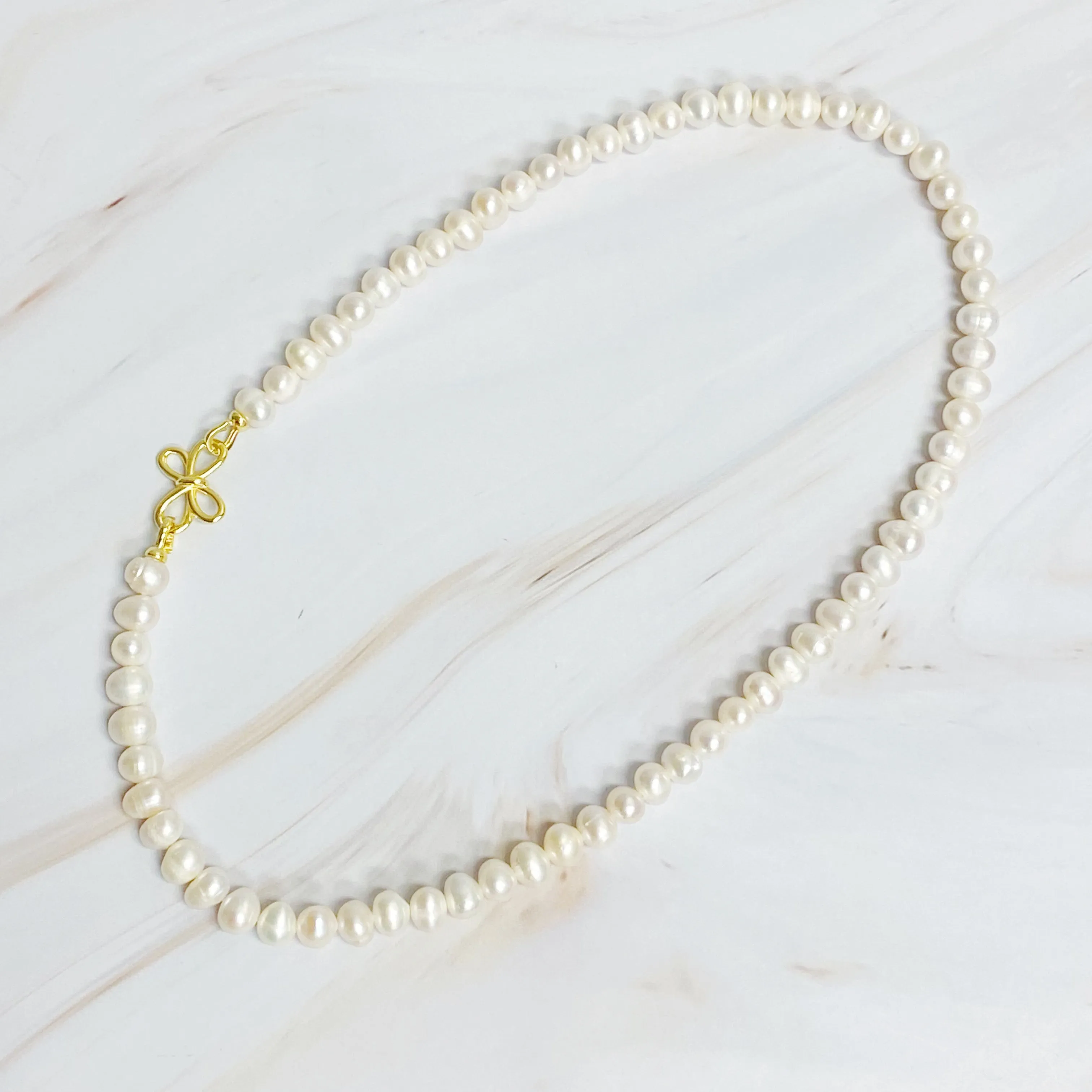 Clover Clasp Genuine Pearl Necklace