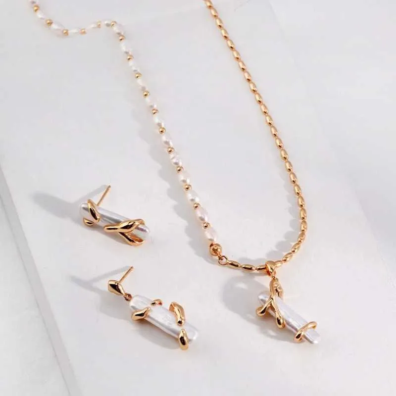 Cuboi Baroque Pearl Choker Necklace