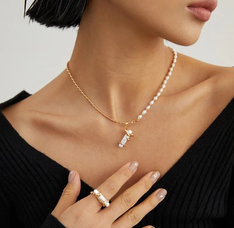 Cuboi Baroque Pearl Choker Necklace