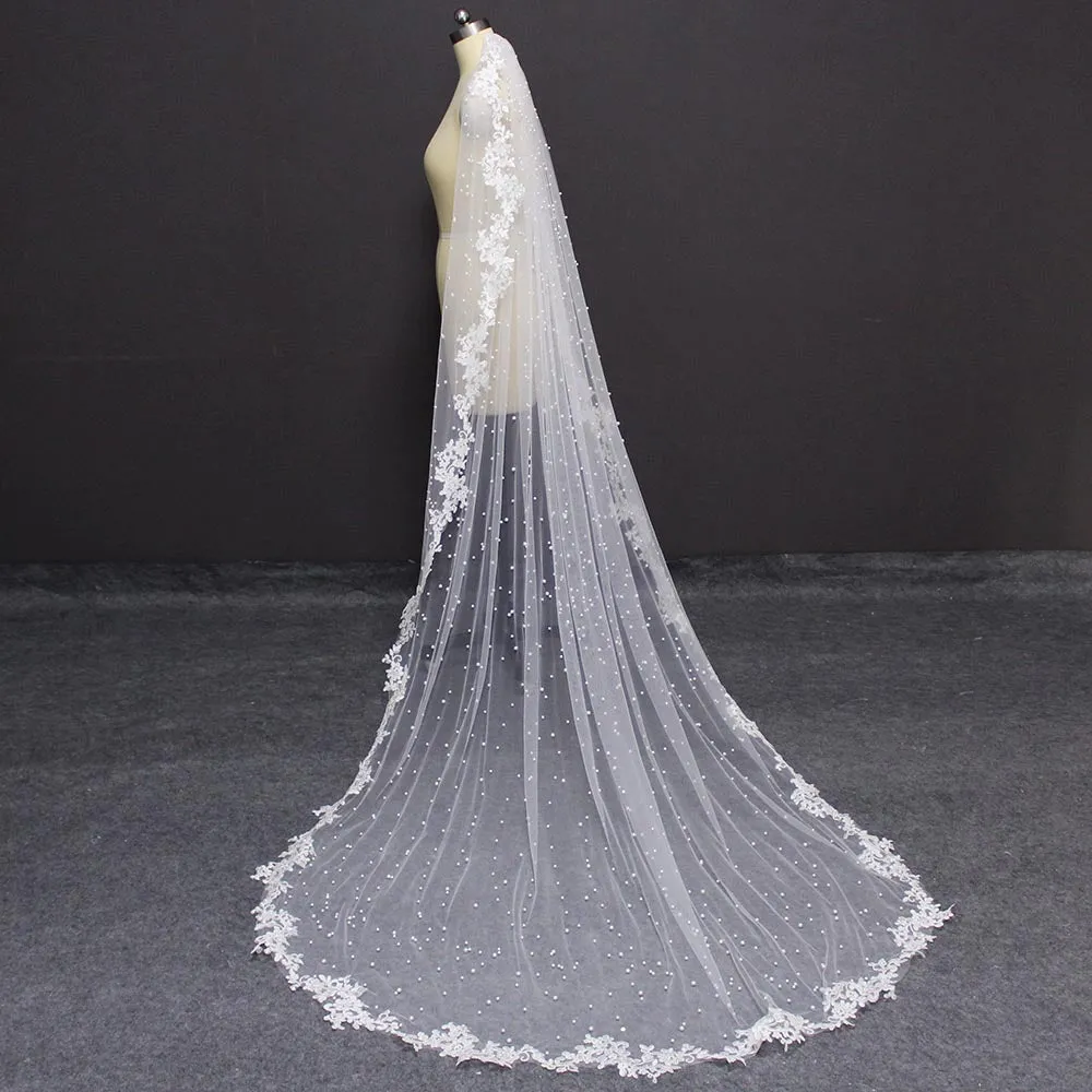 Romantic  Pearl Beaded Lace Edge Bridal Wedding Veil with Hair Comb
