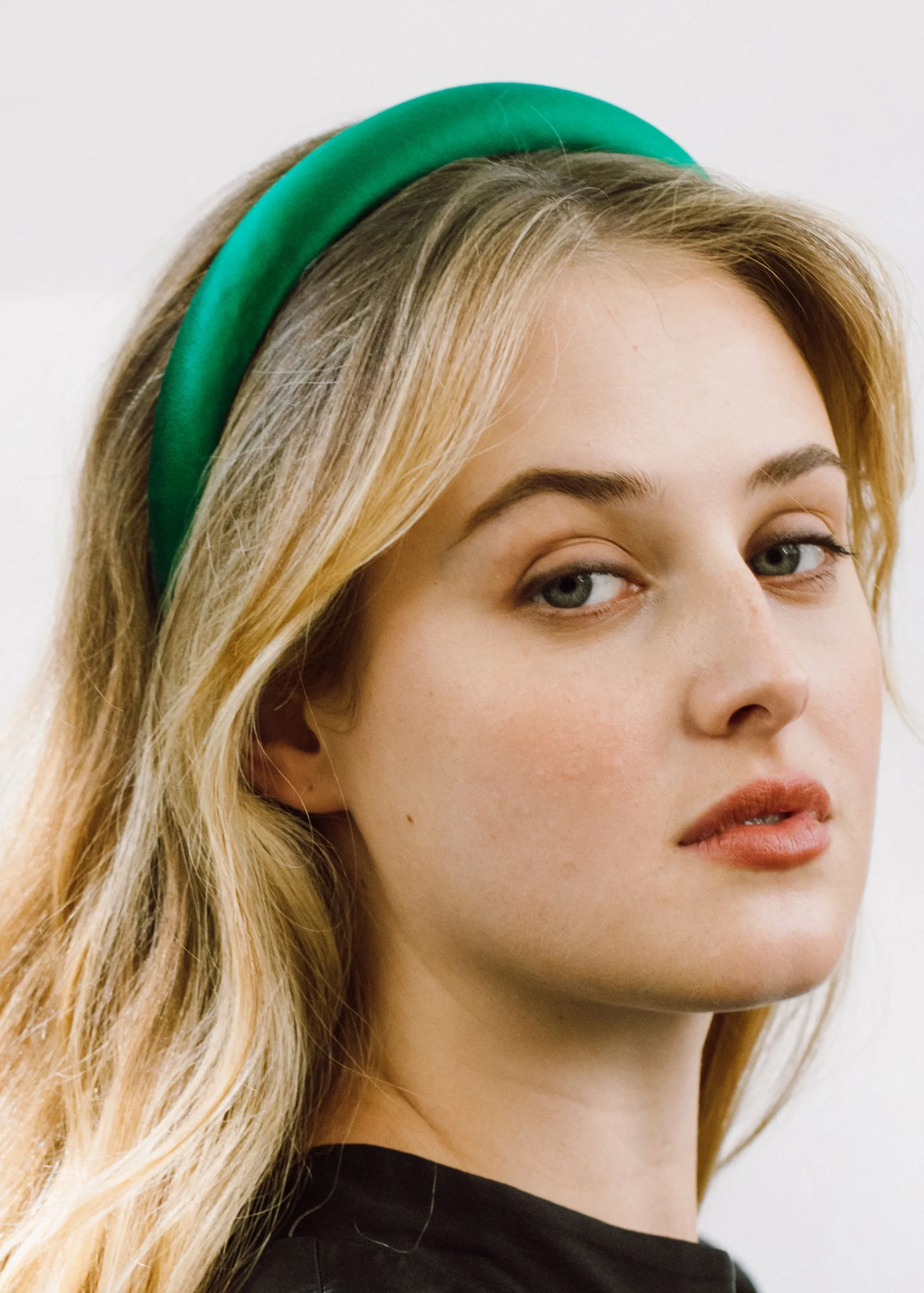 Tori Headband in Satin -- Emerald
