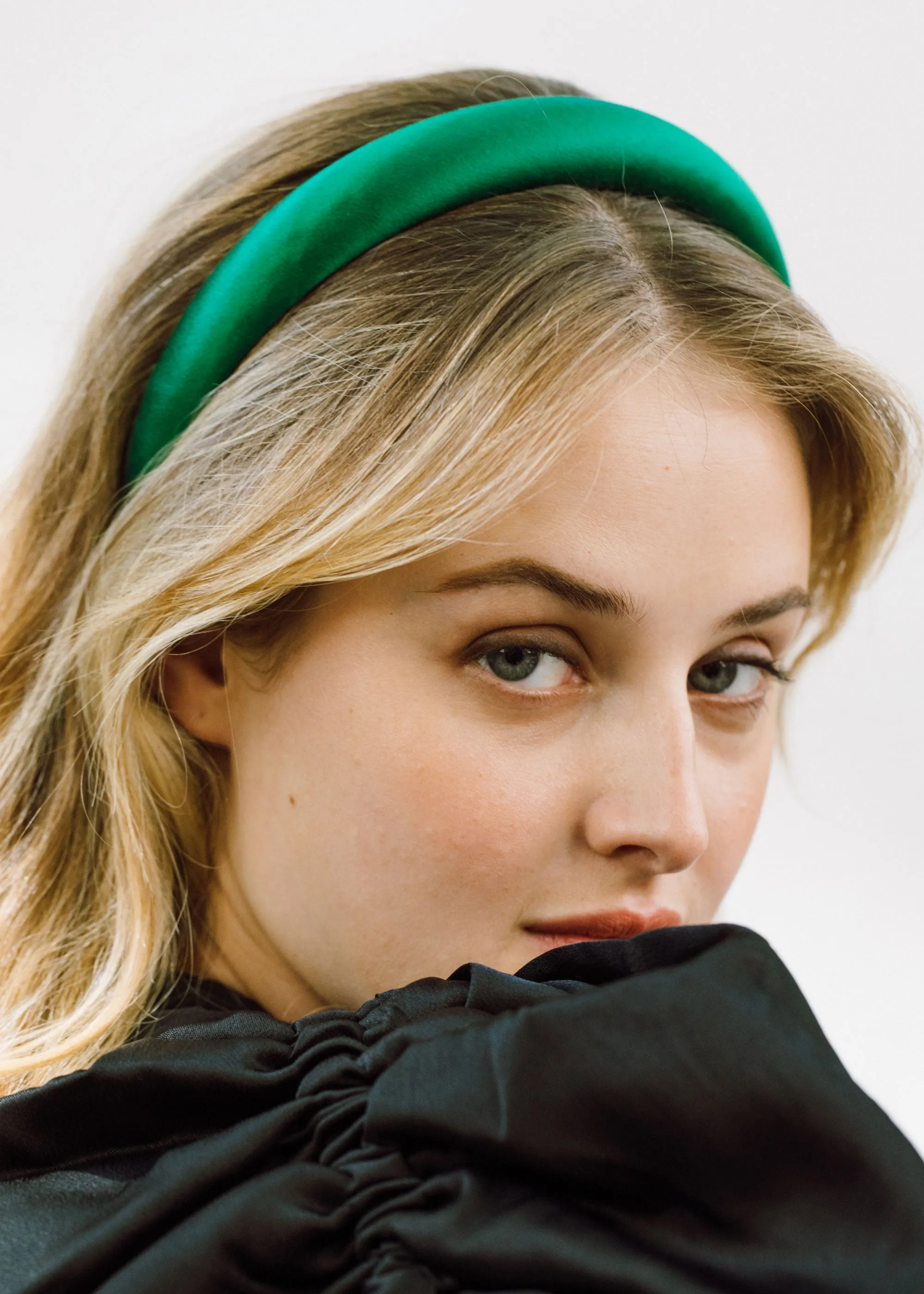 Tori Headband in Satin -- Emerald